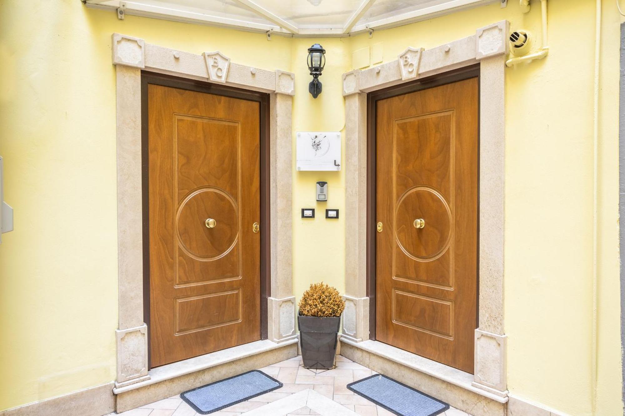 Luxury Inn Opera Roma Exterior foto