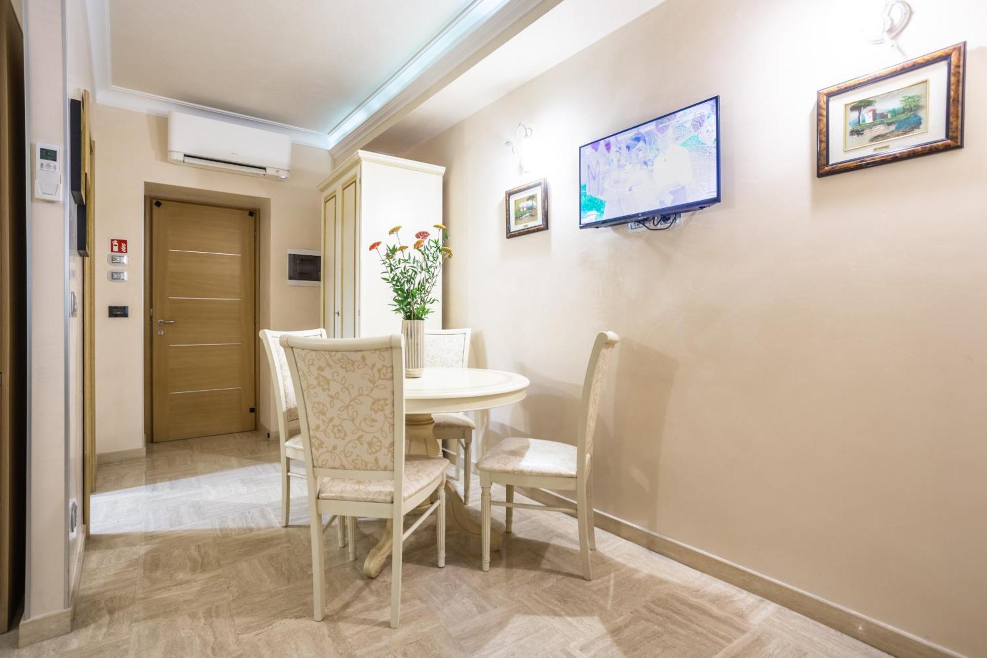 Luxury Inn Opera Roma Exterior foto