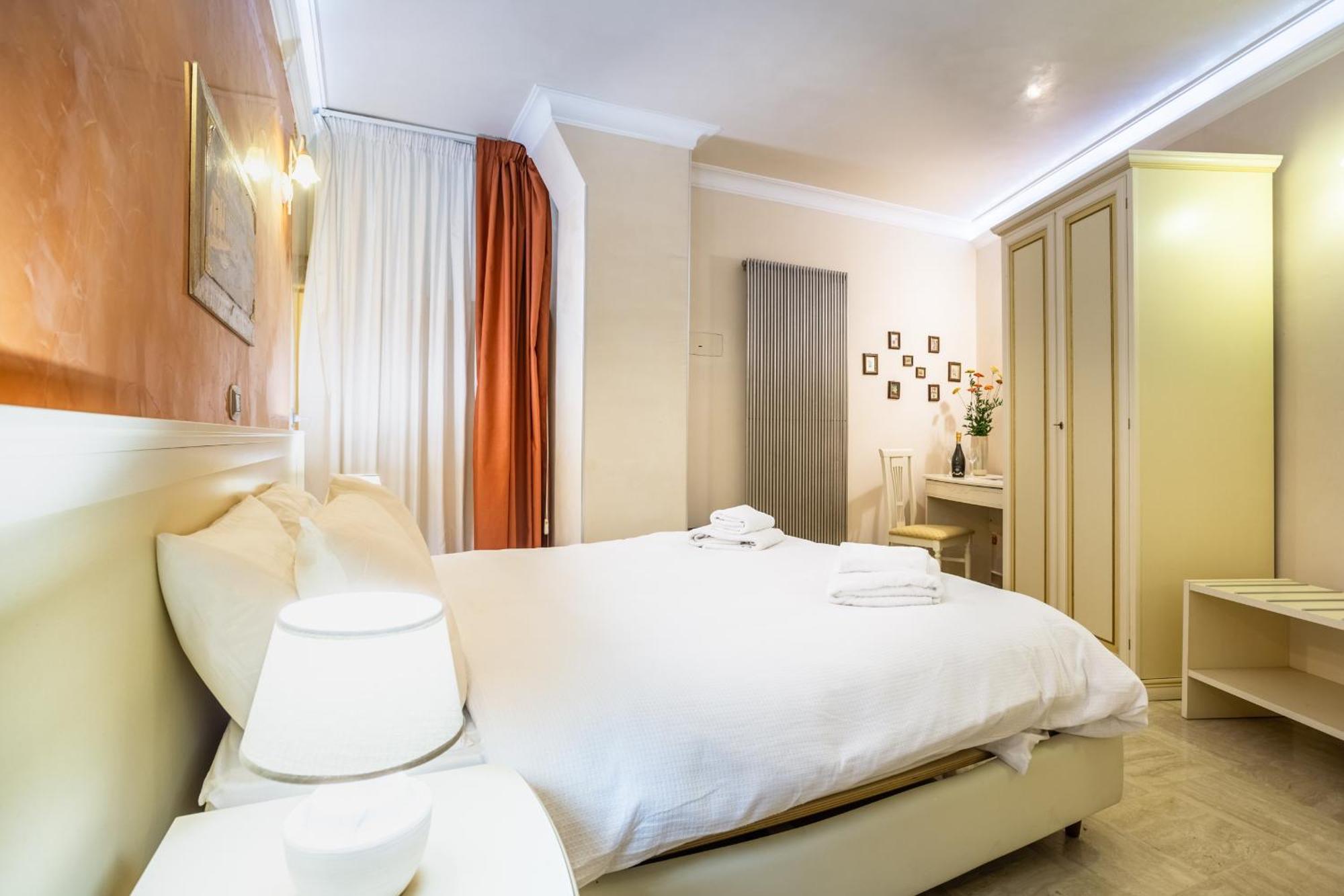 Luxury Inn Opera Roma Exterior foto